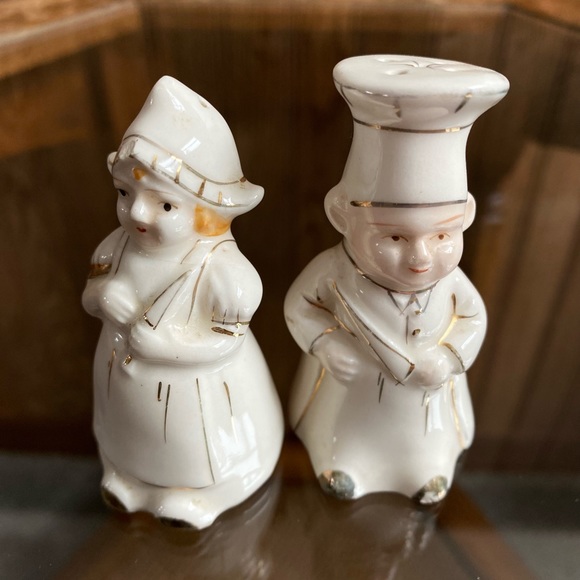 Vintage Dutch Man/ Chef & Woman/ Baker Salt/ Pepper Shaker Set - Picture 2 of 4